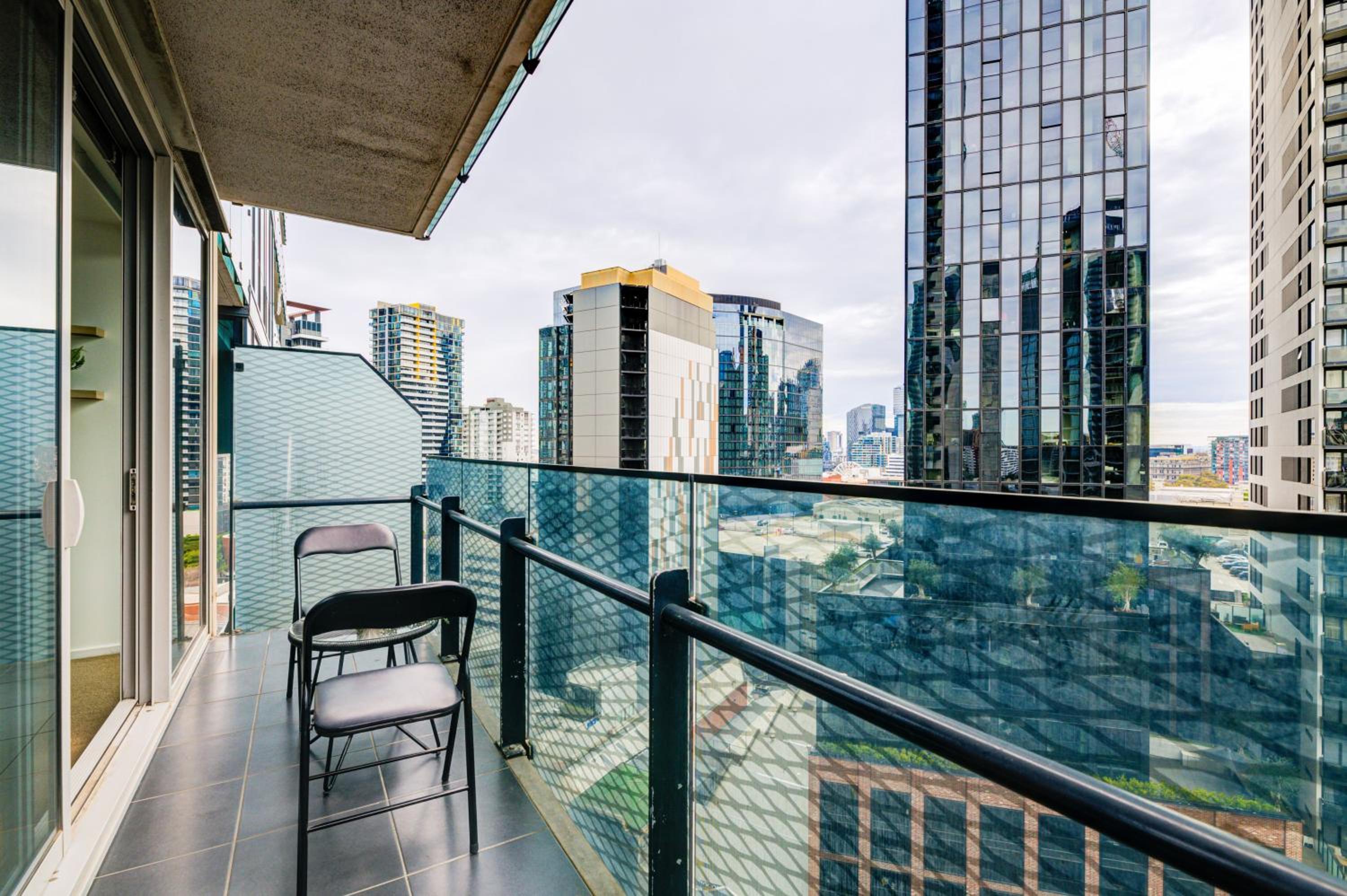 Mega Style Apartments Mainpoint