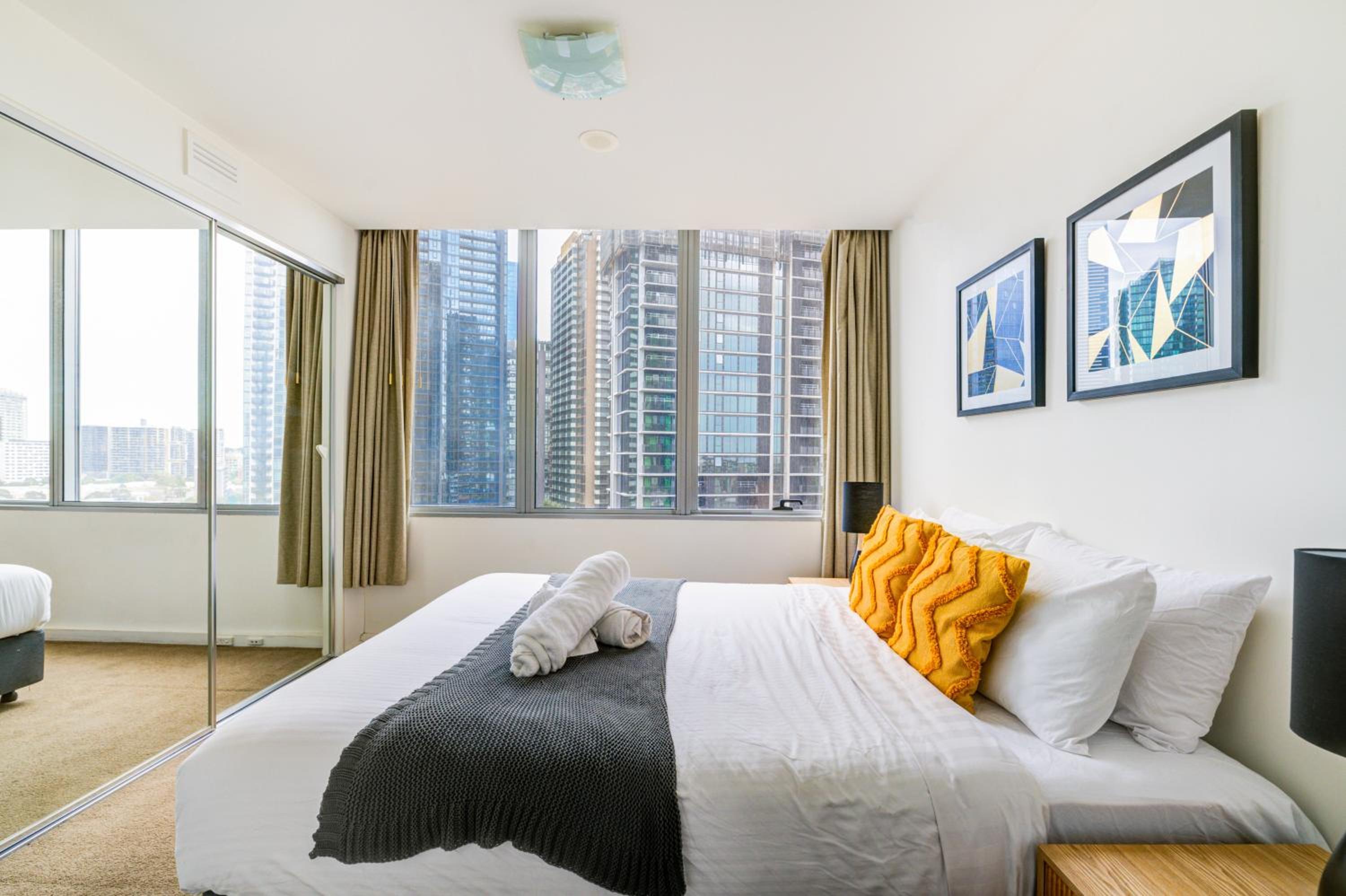 Mega Style Apartments Mainpoint
