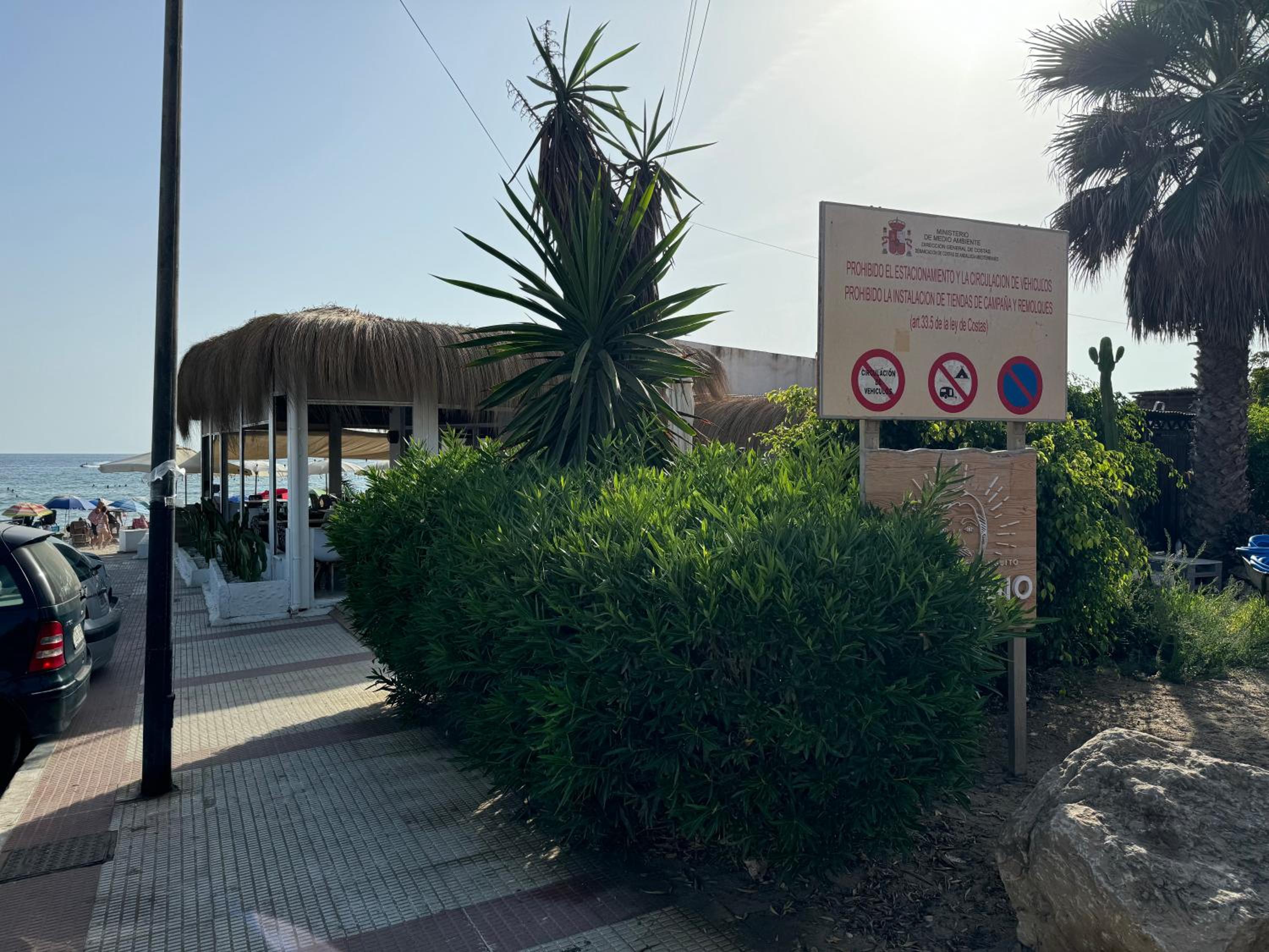 Beachfront Apartment Elviria