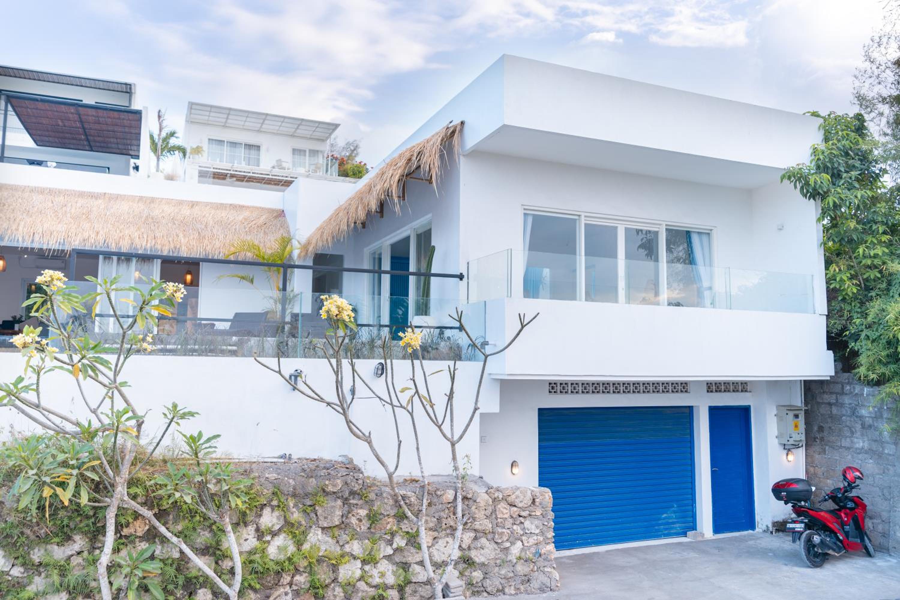 Hotel Zoe Luxury Oceanview Villa - Image 1