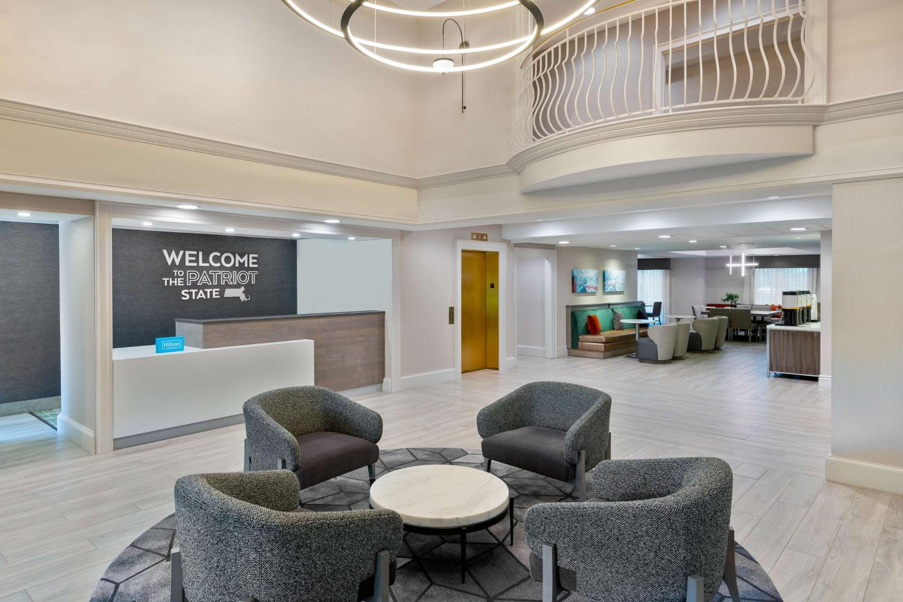 Boston Vacations - Hampton Inn Boston Bedford Burlington - Property Image 4