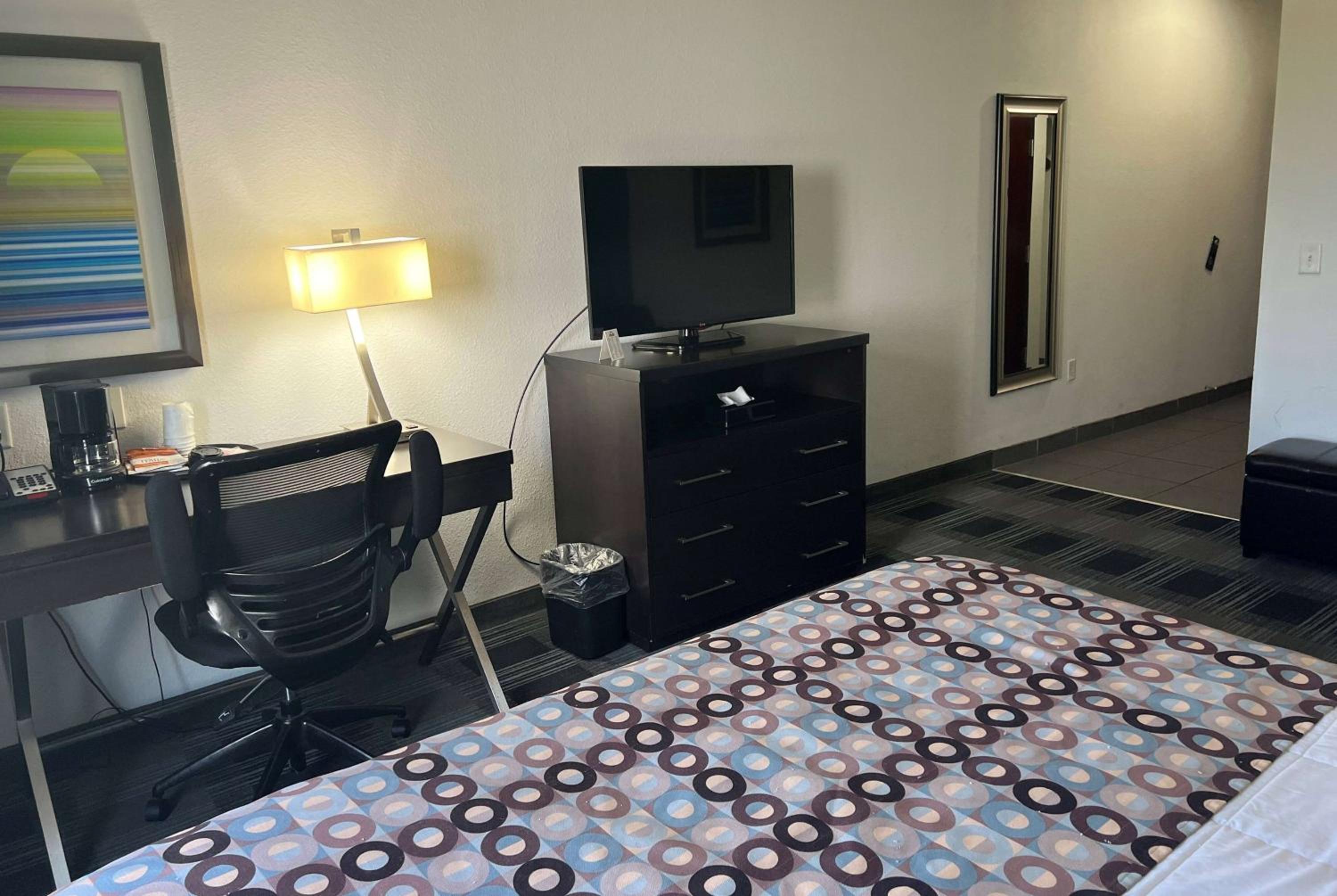 Days Inn by Wyndham Alva