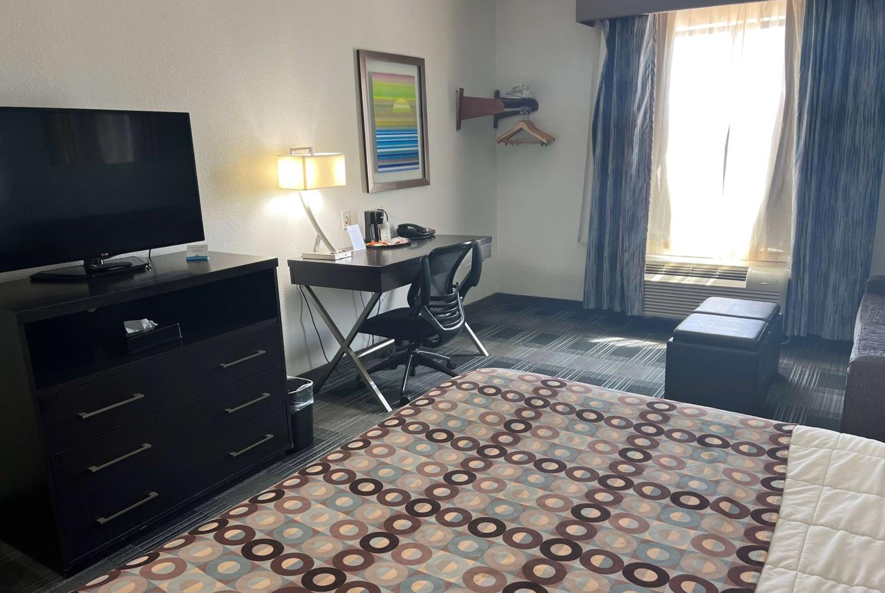 Days Inn by Wyndham Alva