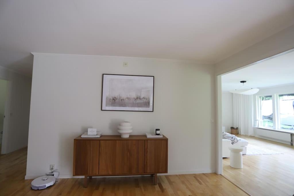 Villa med privat läge nära Elmia view 3
