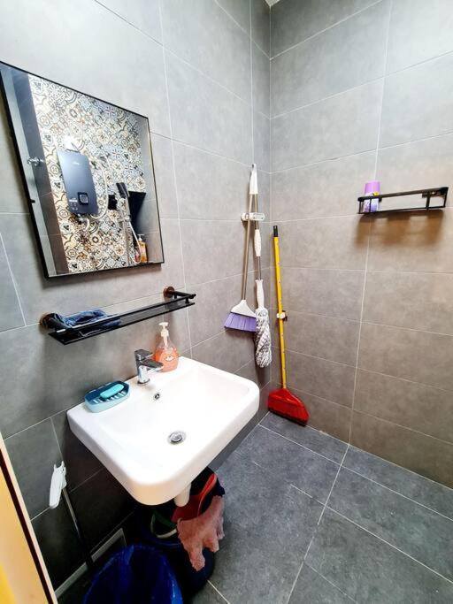 Mini Studio Near Gleneagles 10 mins to KLCC