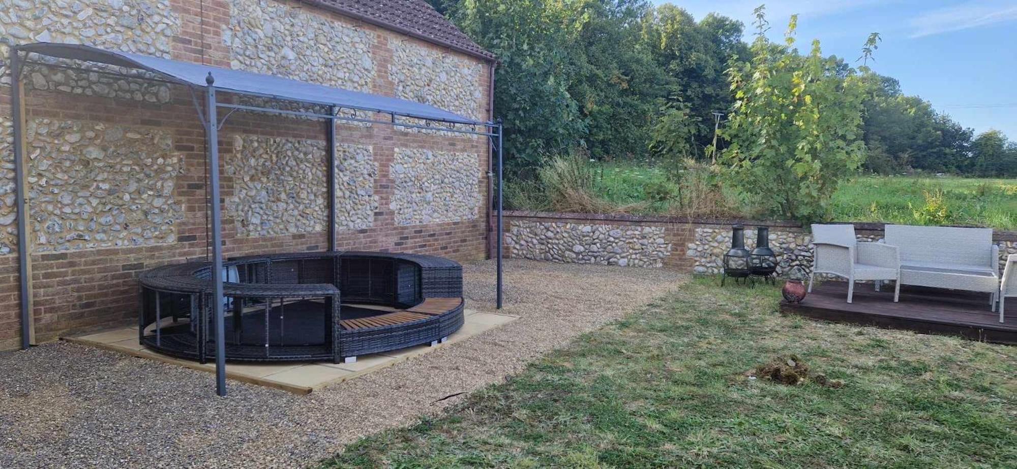 The Ducks - Stunning remote Norfolk Appt with Lazy Spa