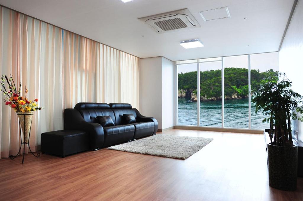 Island story pension