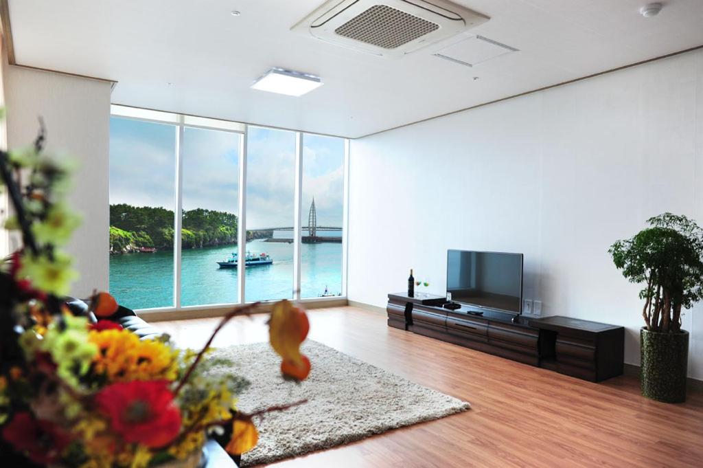 Island story pension