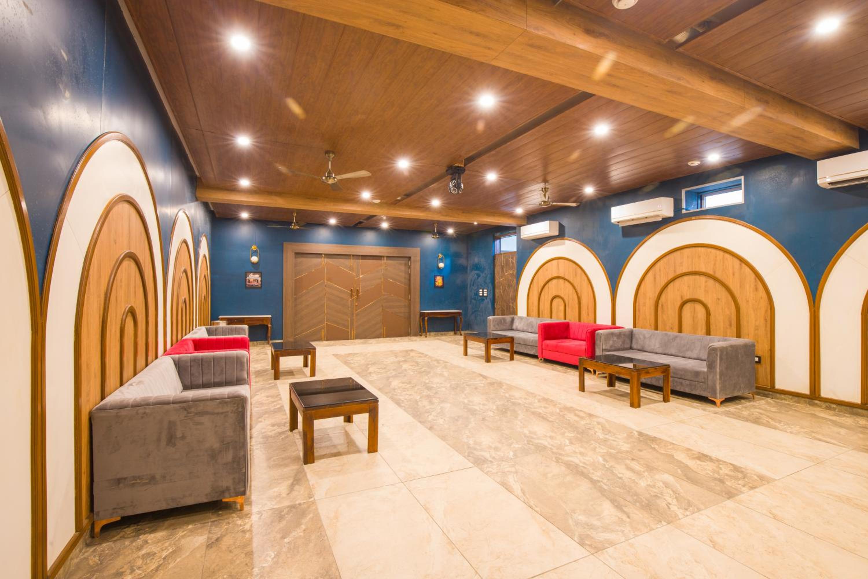 ELIVAAS 3 BHK with Pvt Pool & Lush Garden - Oakwood Villa view 3