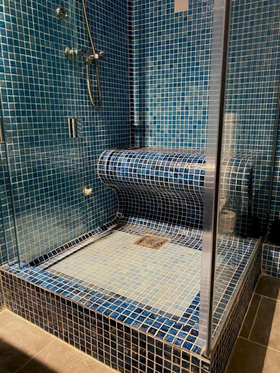 AQUA Apartment