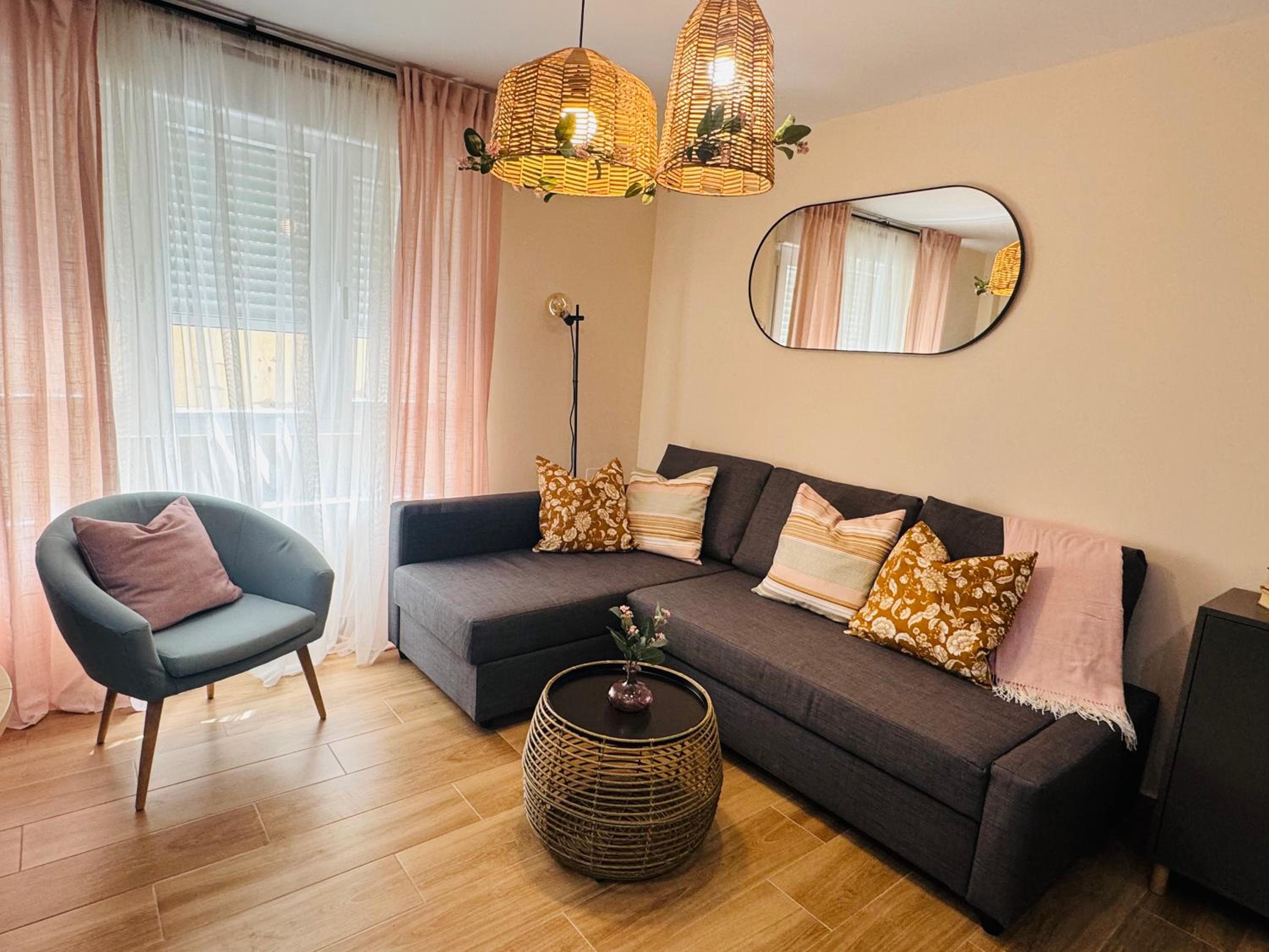 Suite luminosa en el centro con PARKING VIGILADO GRATIS centro histórico Picón Center