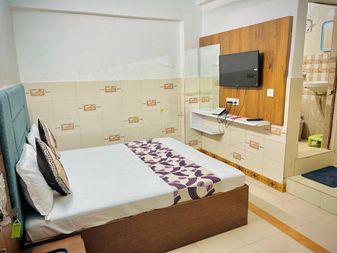 Hotel Ashadeep palace