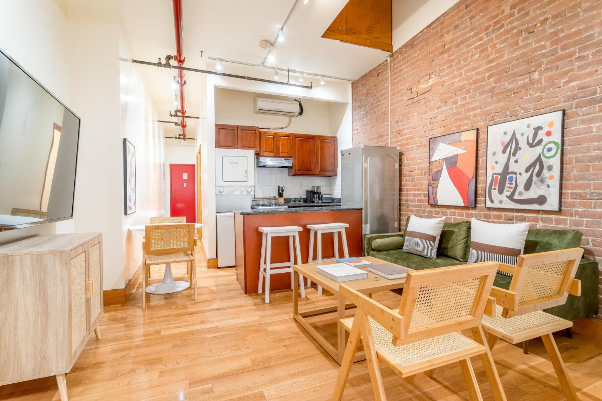 Wonderful 3BR 1Bath Apartment Only Steps from Times Square & Central Park