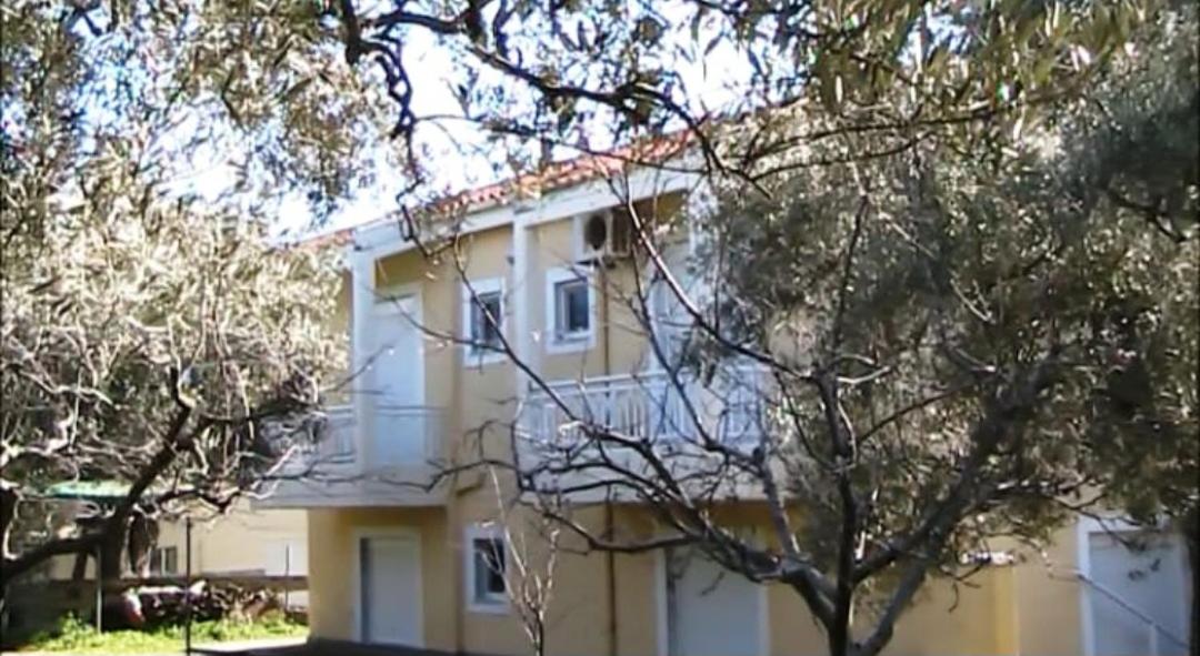 Villa Lamprini