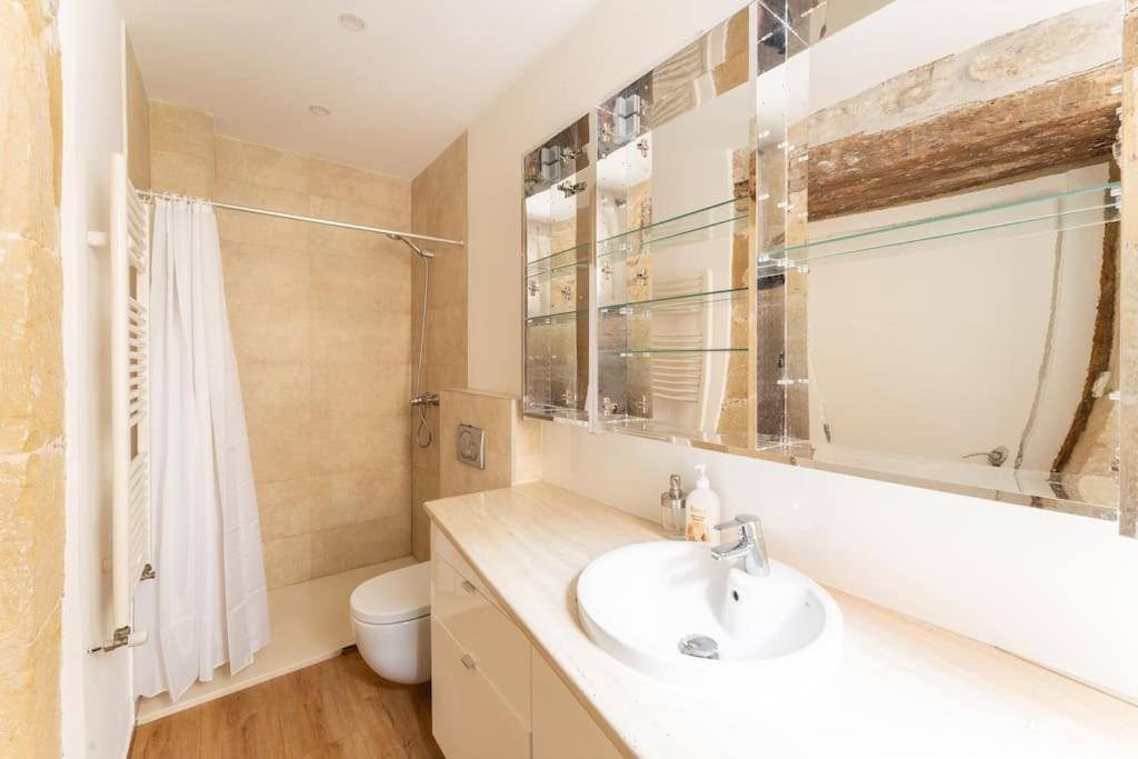 En el puerto, parte vieja cerca de la playa