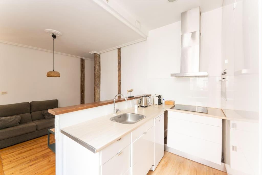 En el puerto, parte vieja cerca de la playa