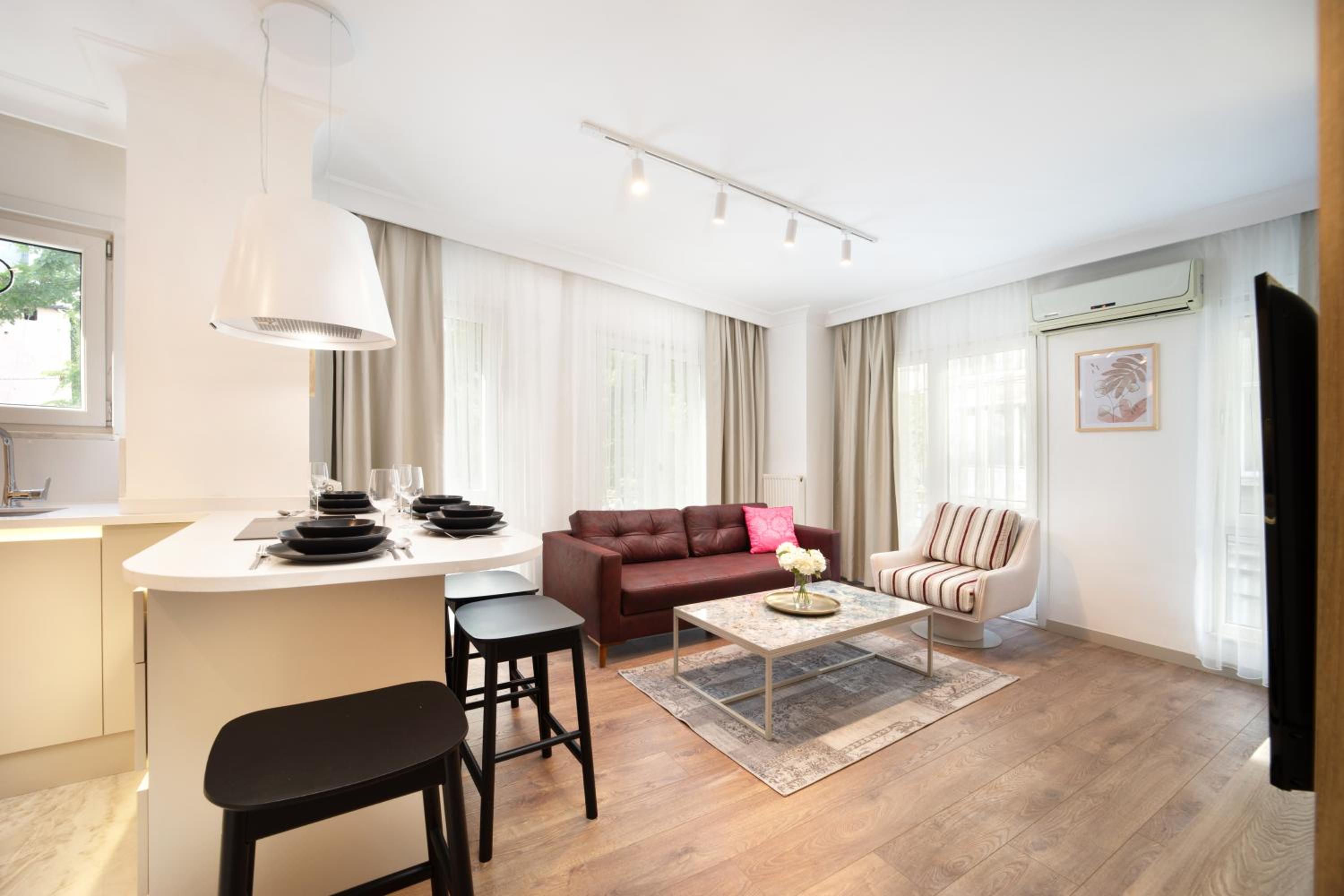 Marmada Suites