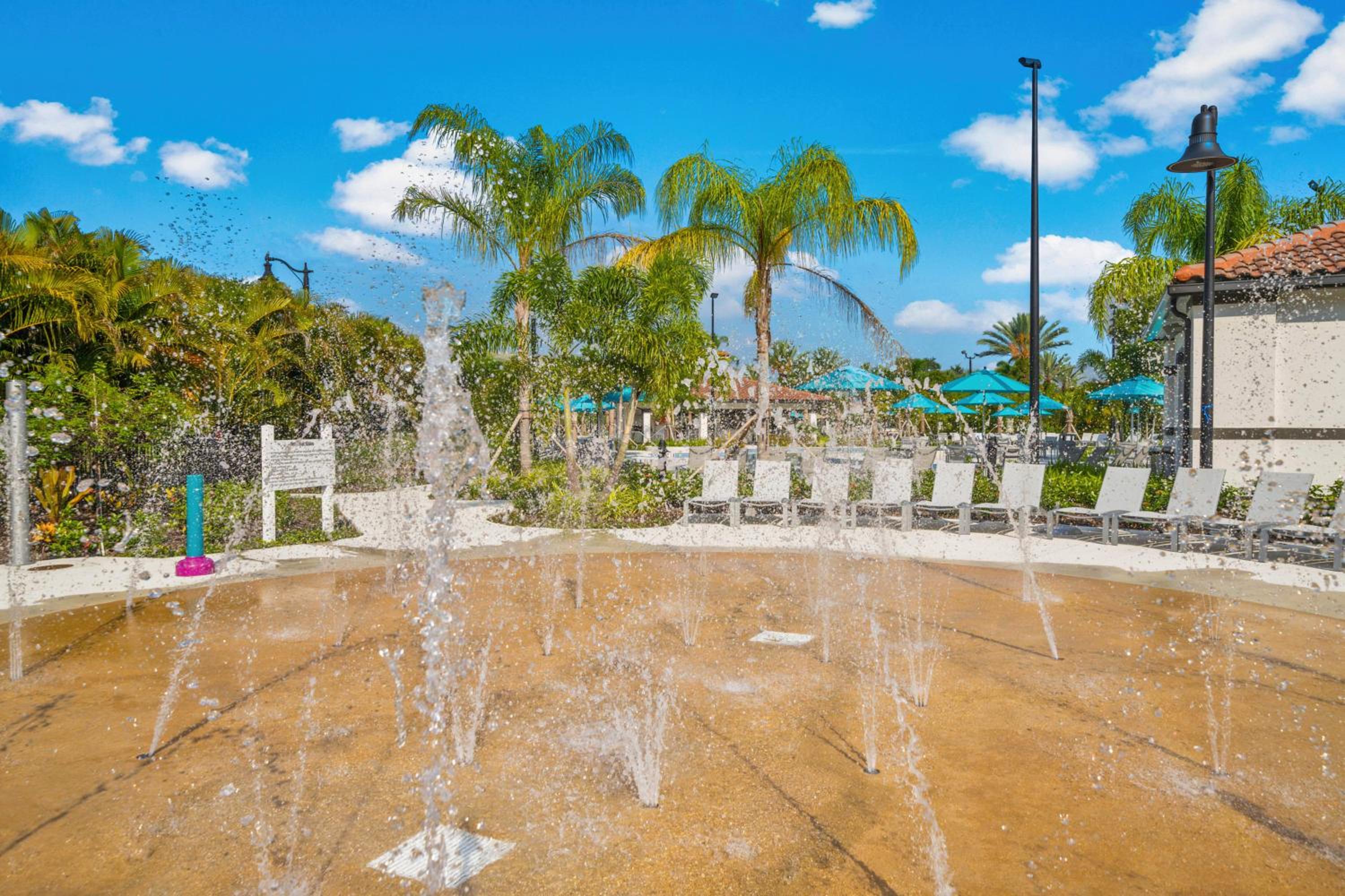 Cozy LAKEVIEW Condo w FREE Resort Access