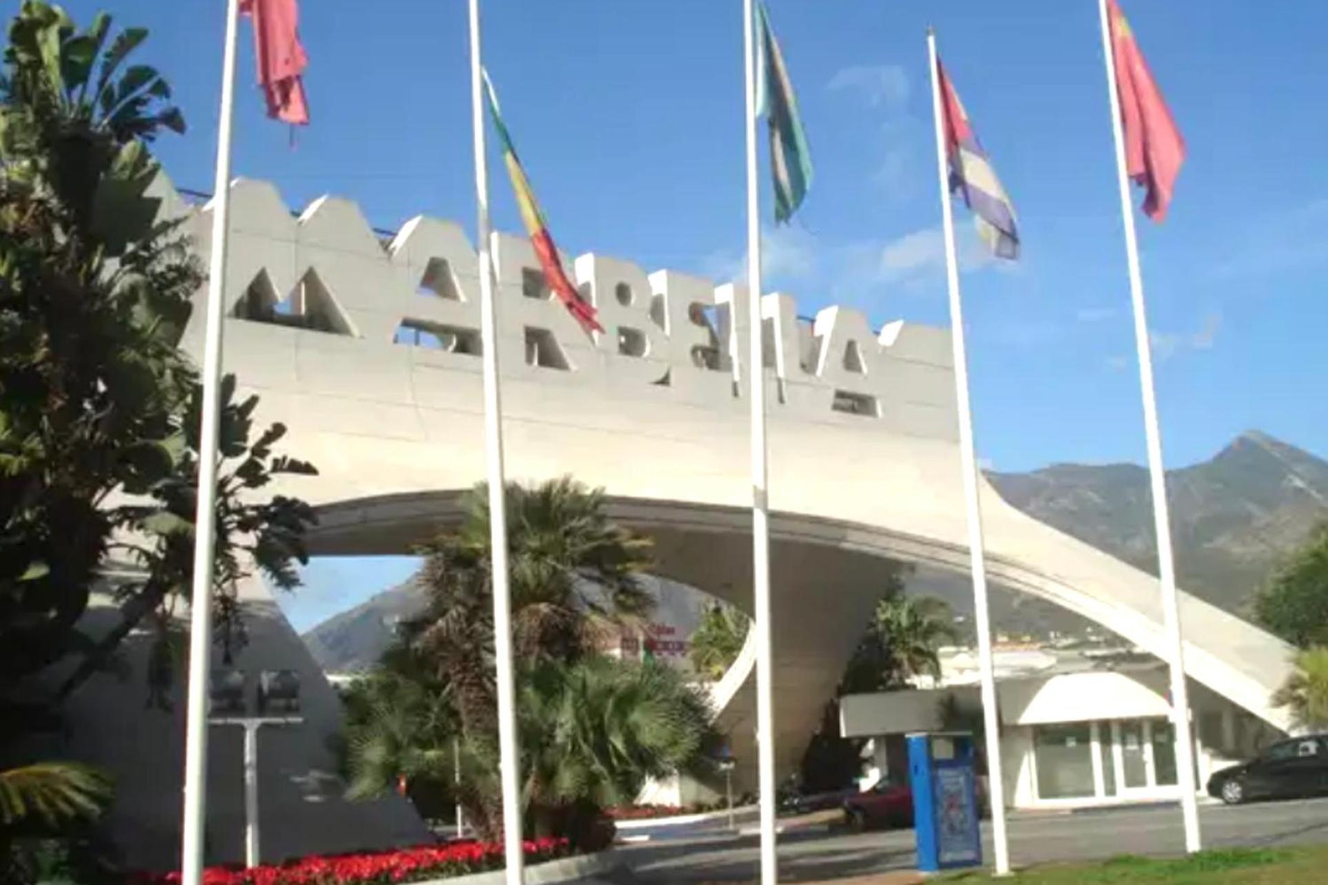 MARBELLA BEACHFRONT- Apartamento junto a la playa y con impresionantes vistas al mar photo 5