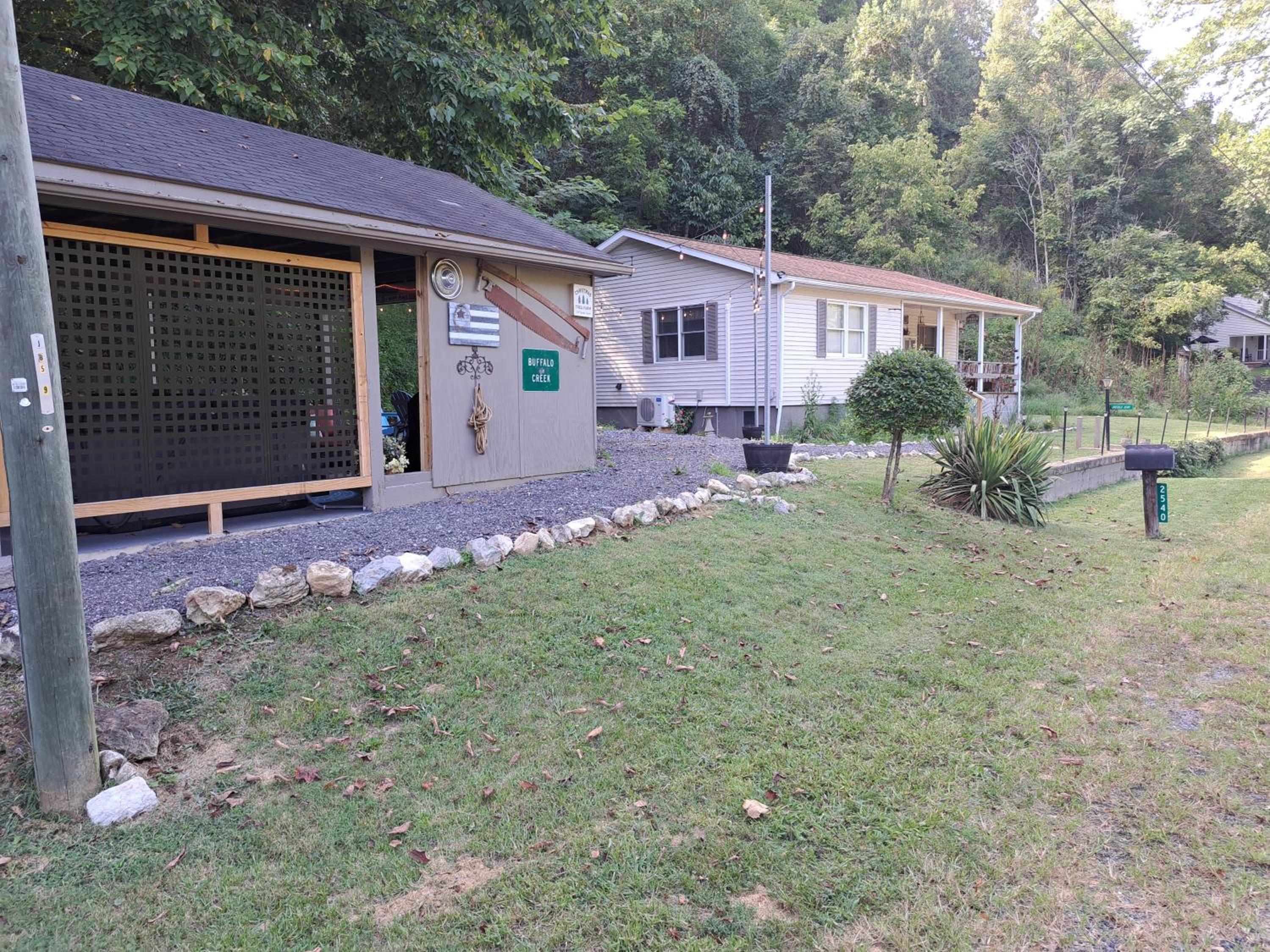 Buffalo Bend 3 BR near Lexington - Hot Tub