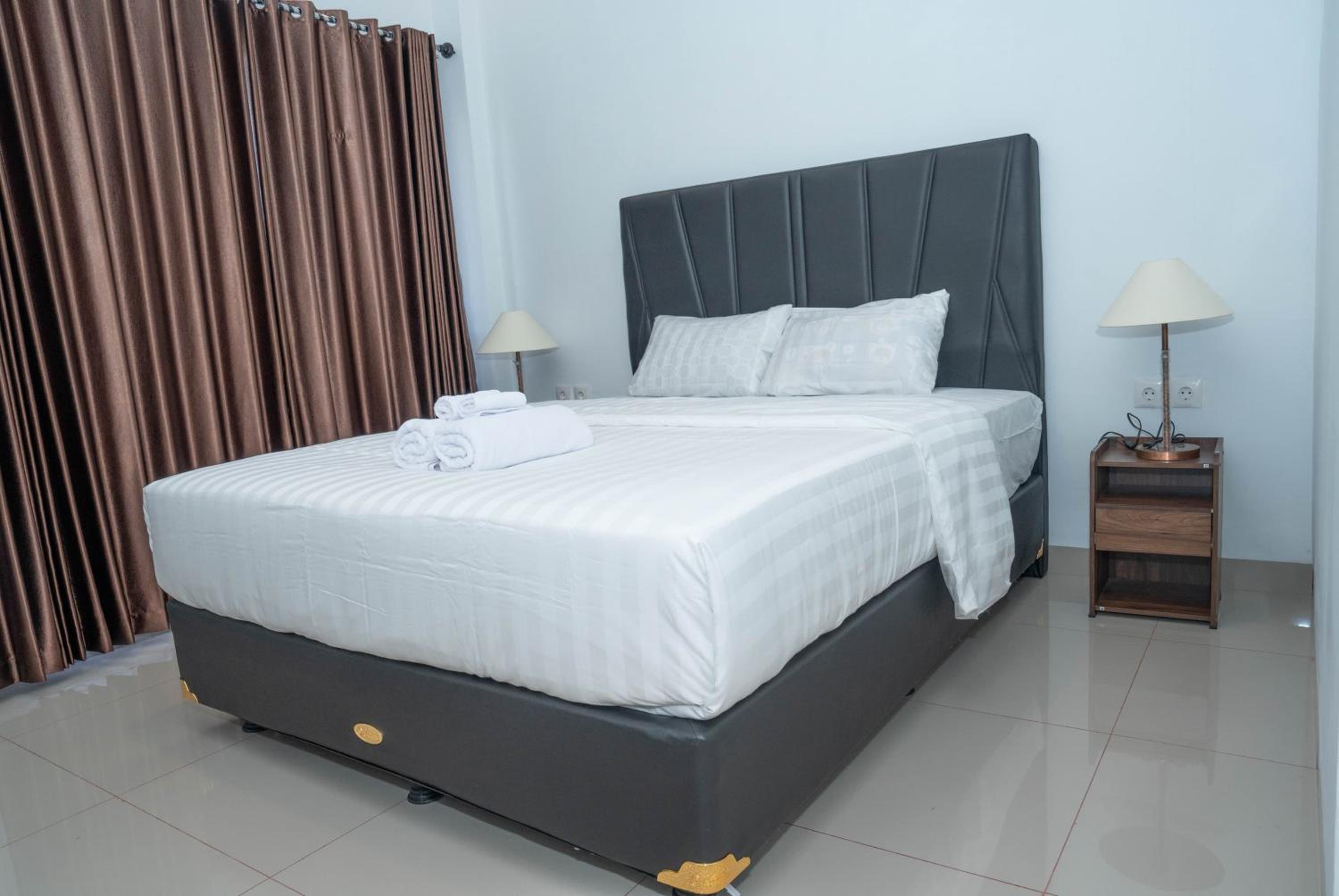 Fantasticroom Labuan Bajo view 2