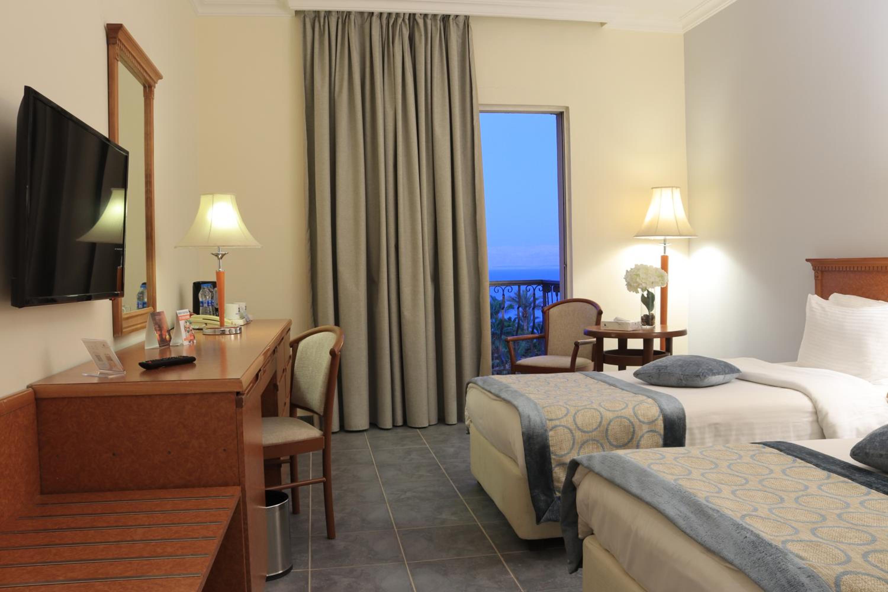 Crowne Plaza Jordan Dead Sea Resort & Spa by IHG — 12