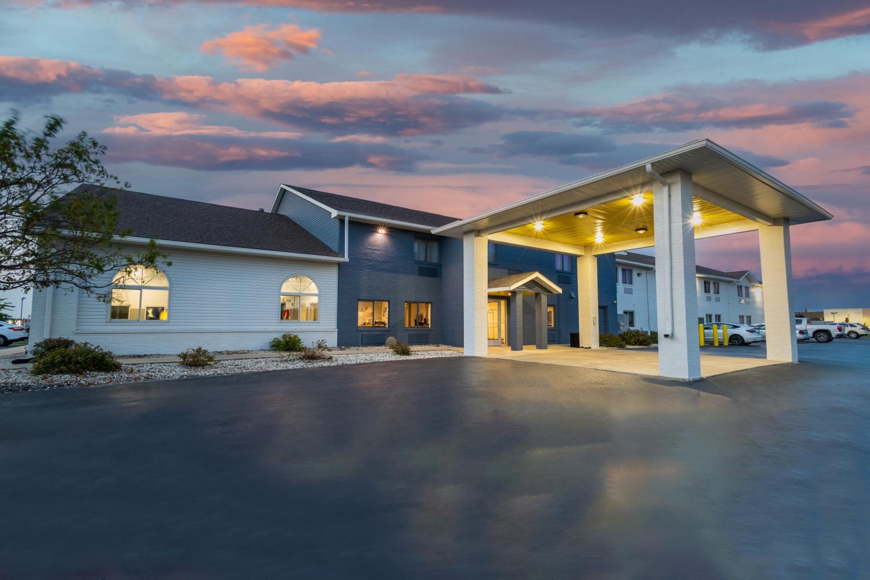 Days Inn by Wyndham Racine/Sturtevant - Property Image 37