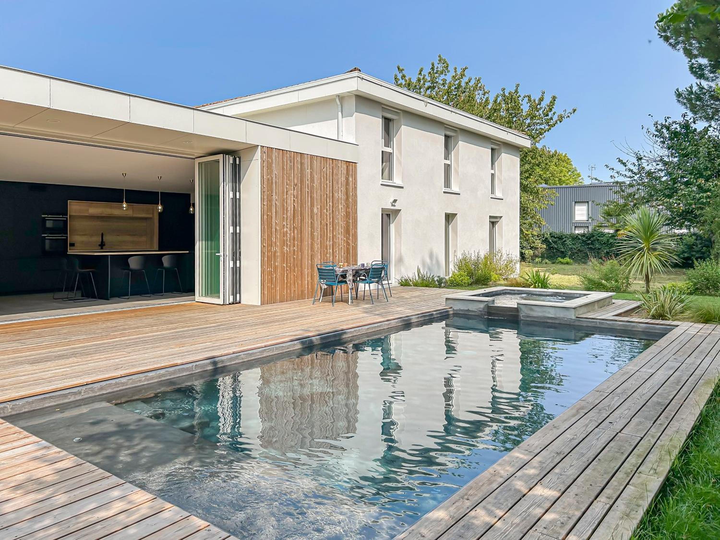 Villa calme avec piscine et spa à Mérignac Proche hôpital tram et parc d activité