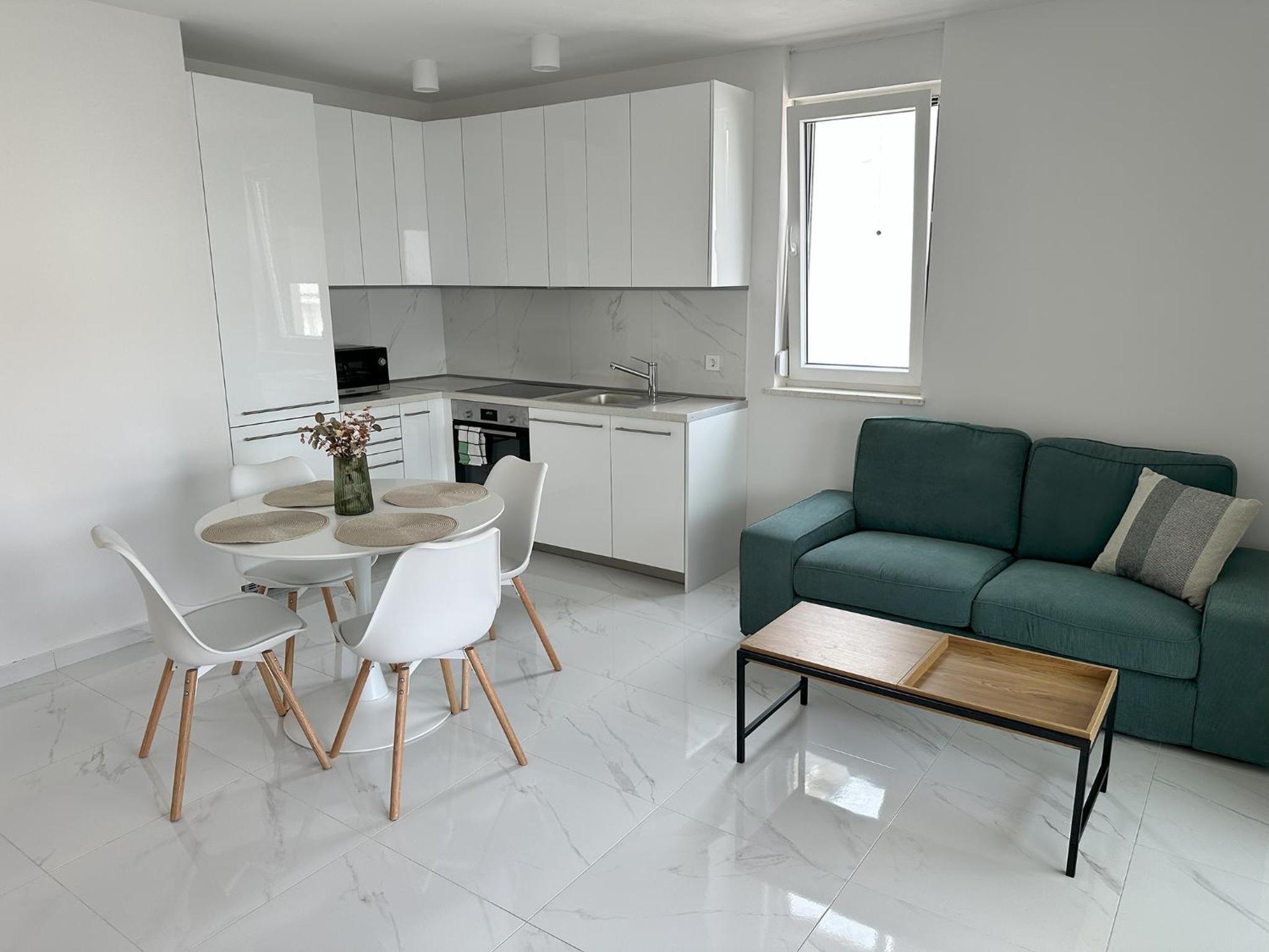 Beautiful new PalmTree Apartments II view 3