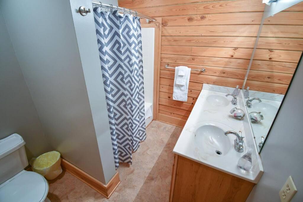 The Lewis #25 - The Cabins at Lexington, photo 28