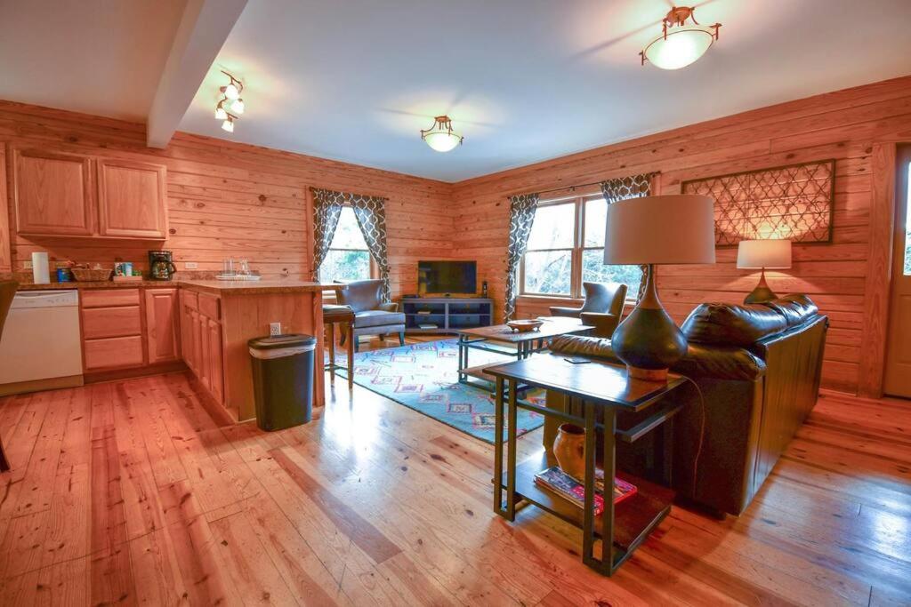 The Lewis #25 - The Cabins at Lexington, photo 38