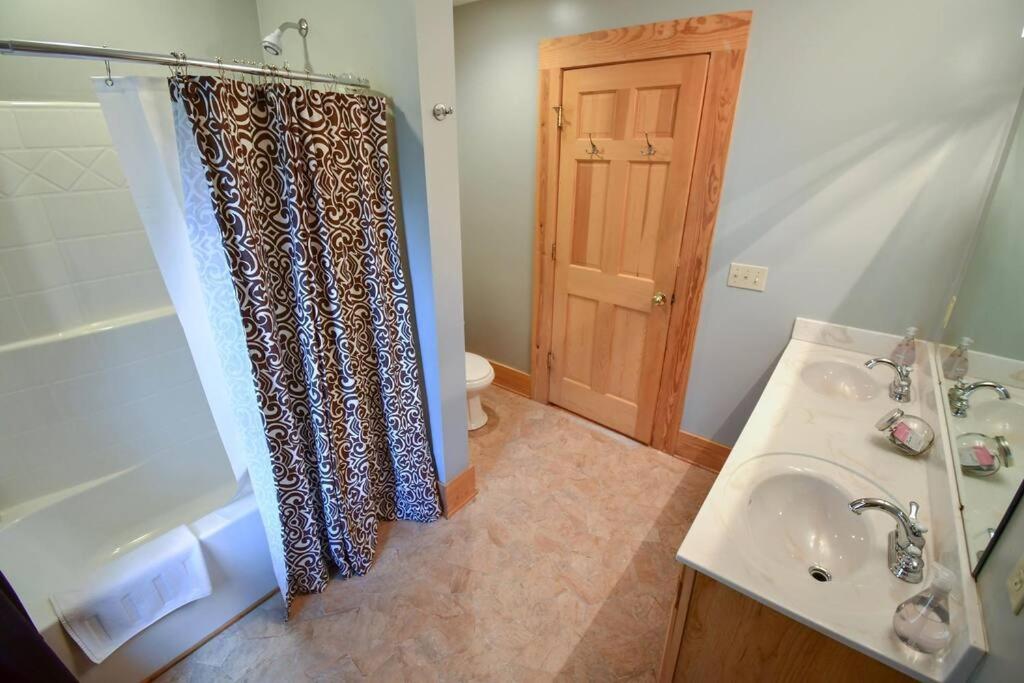 The Lewis #25 - The Cabins at Lexington, photo 41