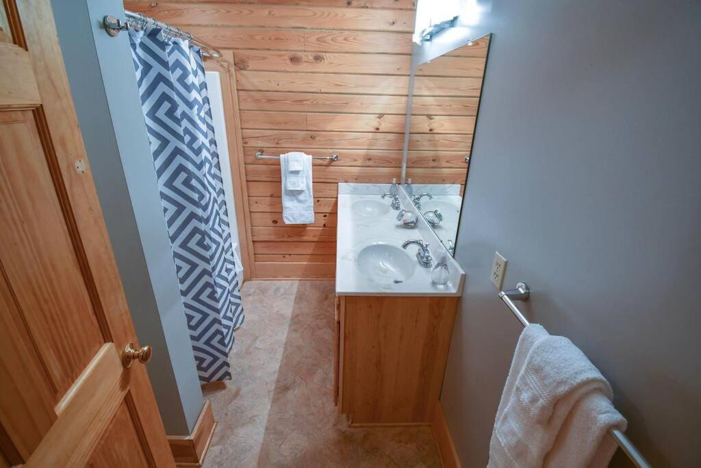 The Lewis #25 - The Cabins at Lexington, photo 29