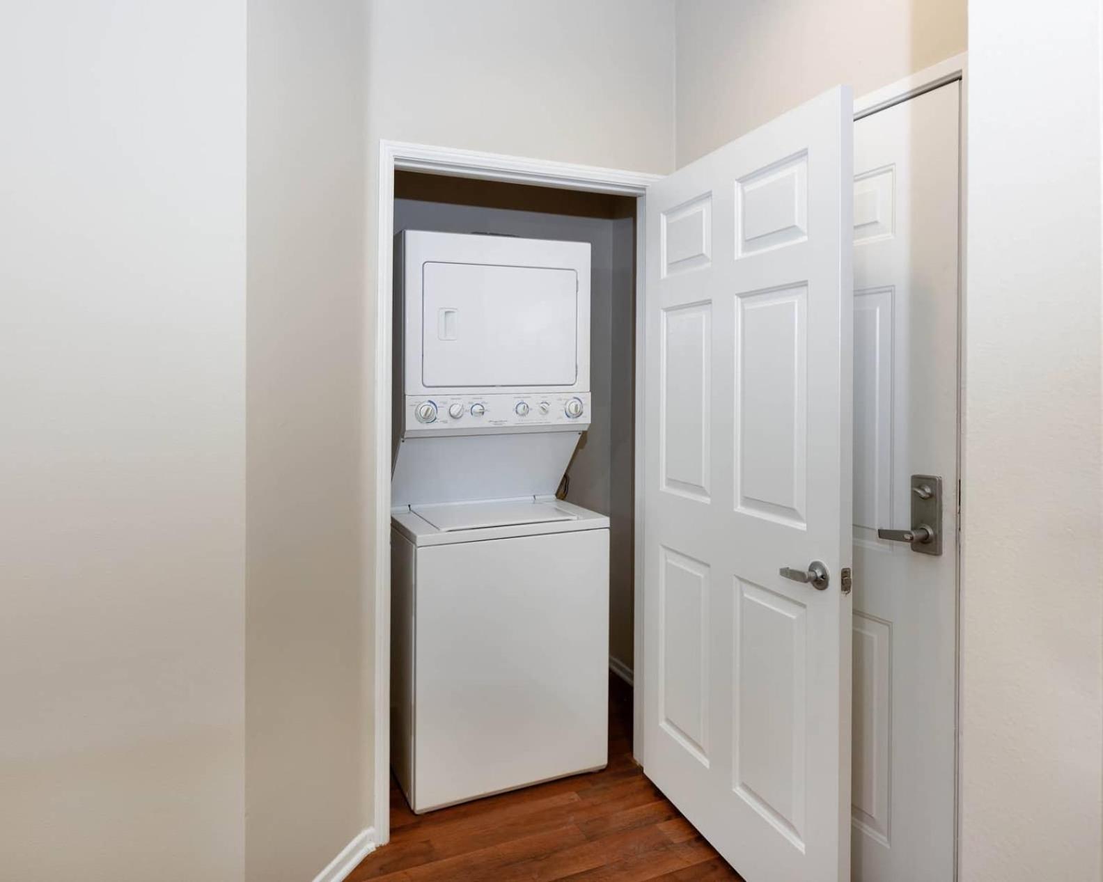 Luxe Marina Del Rey Apartment,Parking, Gym, Pool, jacuzzi,BBQ