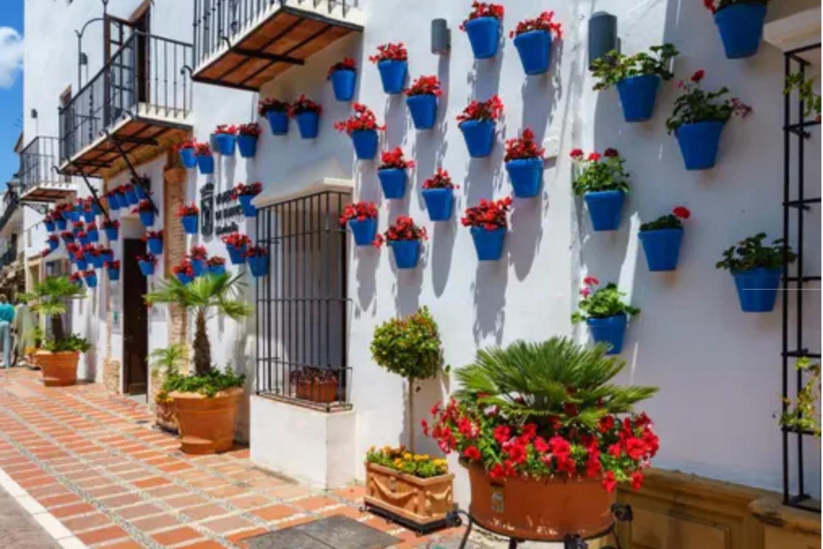 MARBELLA BEACHFRONT- Apartamento junto a la playa y con impresionantes vistas al mar