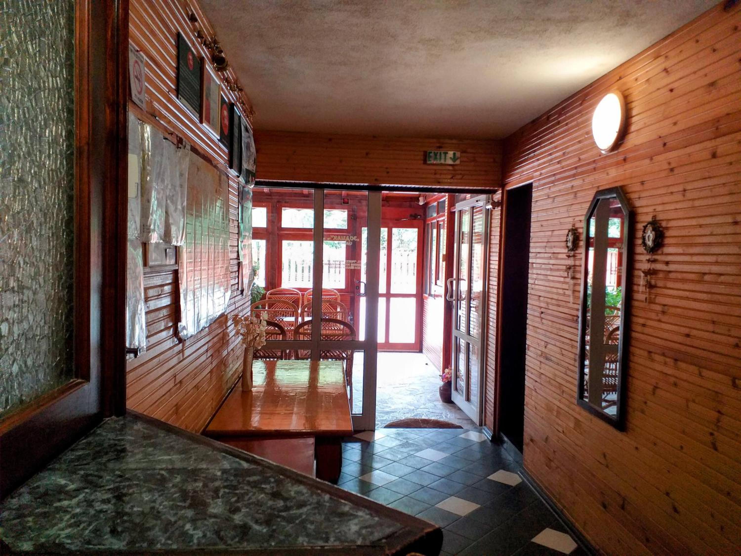 Photo 8