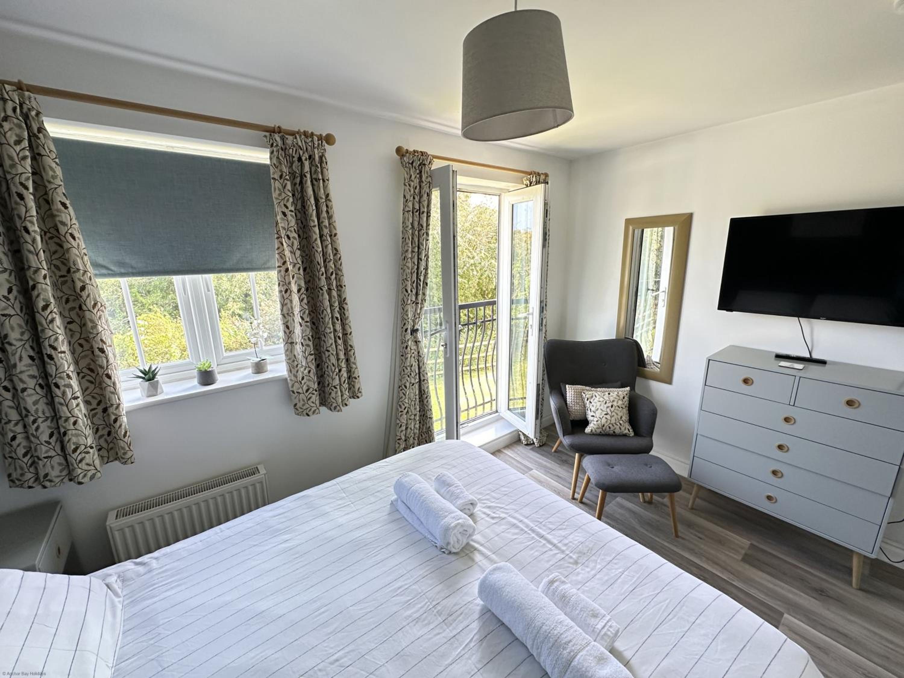 The Lighthouse - Part of the The Bay Filey Holiday Village with pool, gym and direct beach access, pub, restaurant, tennis and meadows walks