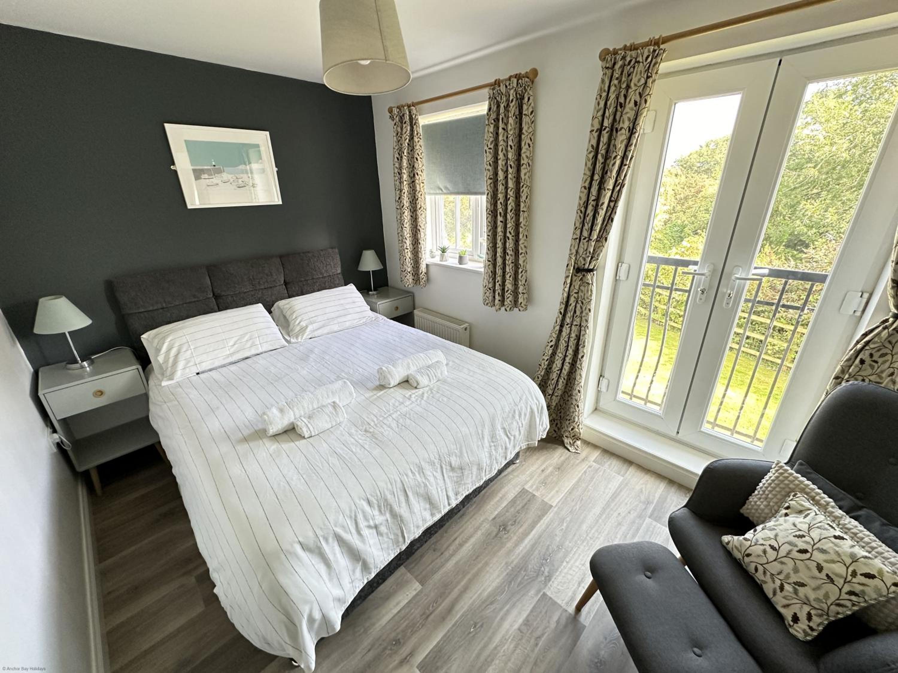 The Lighthouse - Part of the The Bay Filey Holiday Village with pool, gym and direct beach access, pub, restaurant, tennis and meadows walks