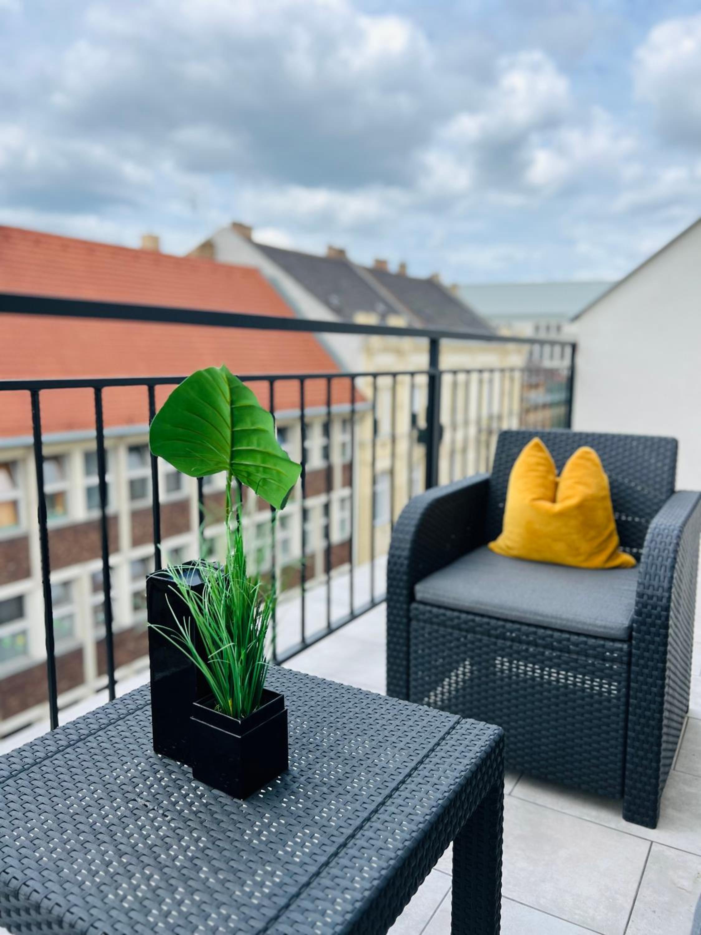 Lena Apartman Budapest City Center view 5