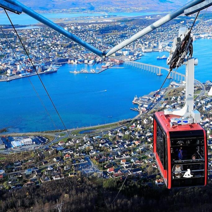 Apartment in Tromsø - Close to everything - Free parking view 5