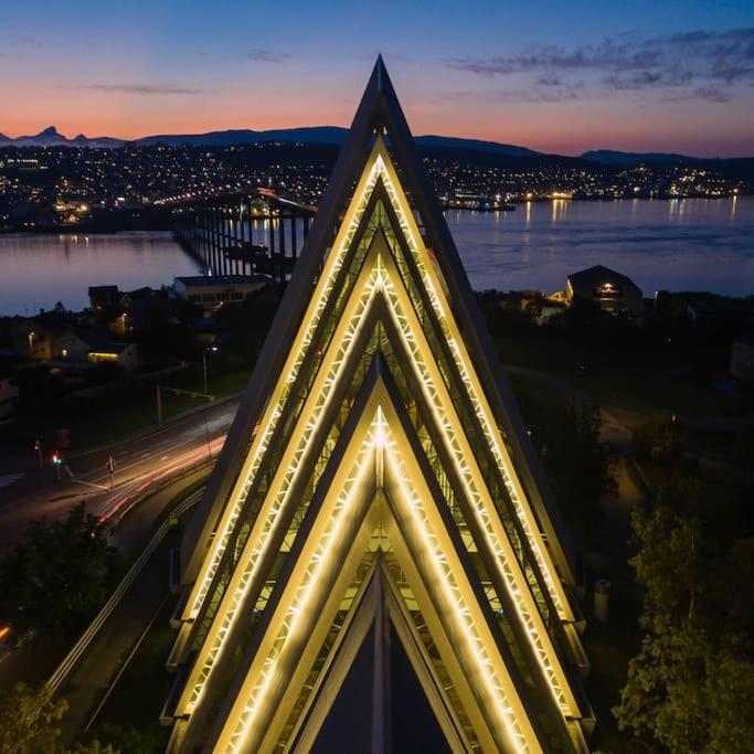 Apartment in Tromsø - Close to everything - Free parking view 3