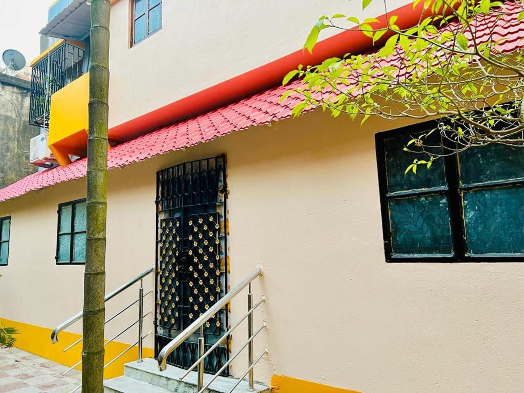 Aastha Homes with Furniture, AC and Kitchen view 2