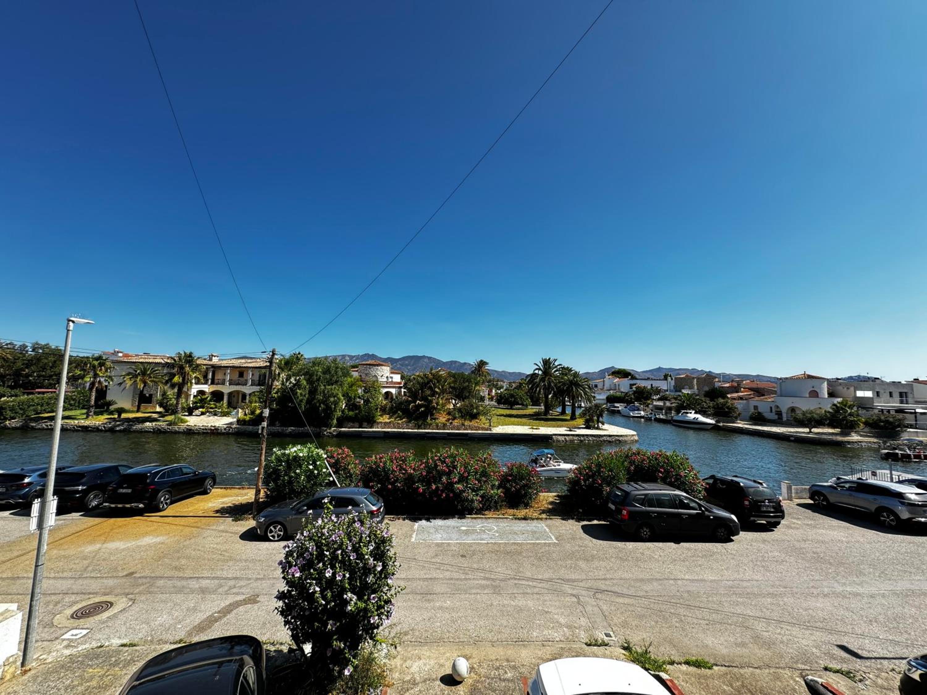 160- Empurialola- Port Alegre 7 en Empuriabrava view 2