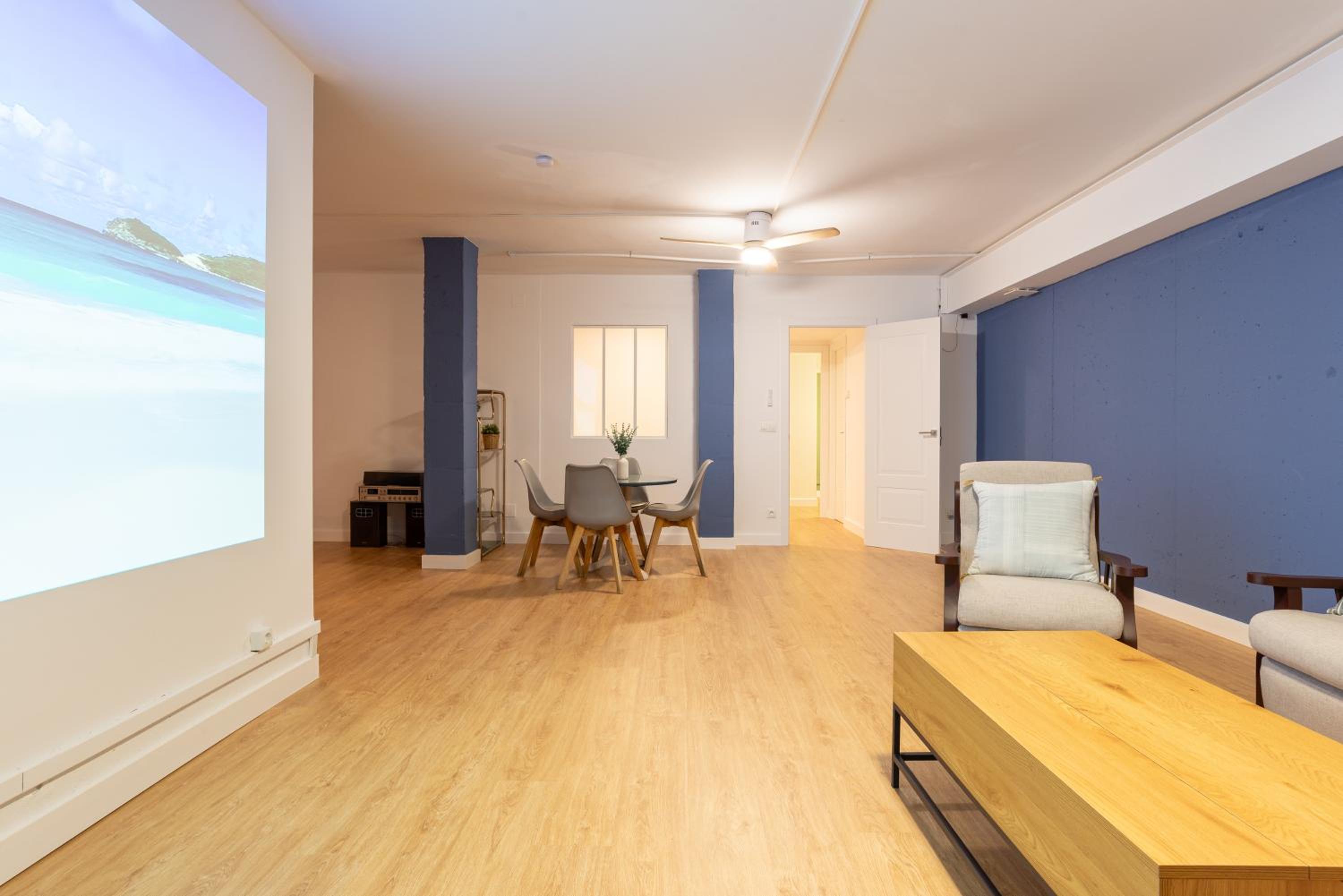 13 Guest Villa 3 min Walk to Beach BBQ Cinema Perfect for Groups view 2