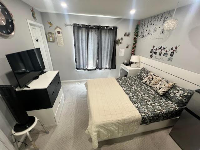 Private, Secure, Immaculate & Cozy Room