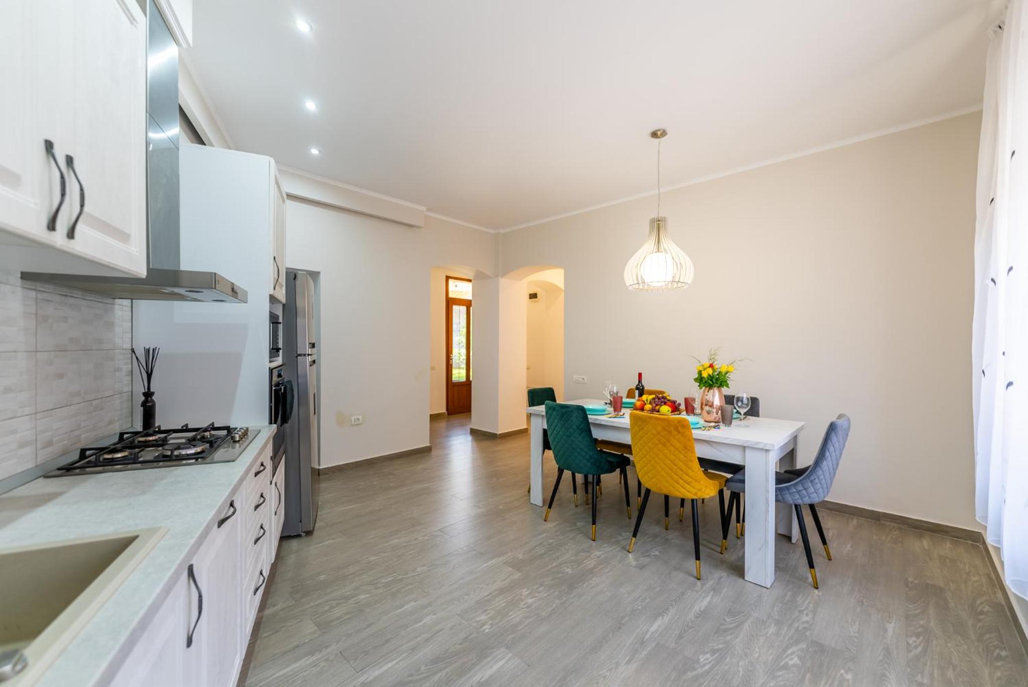 Central Family House With Self Check-in