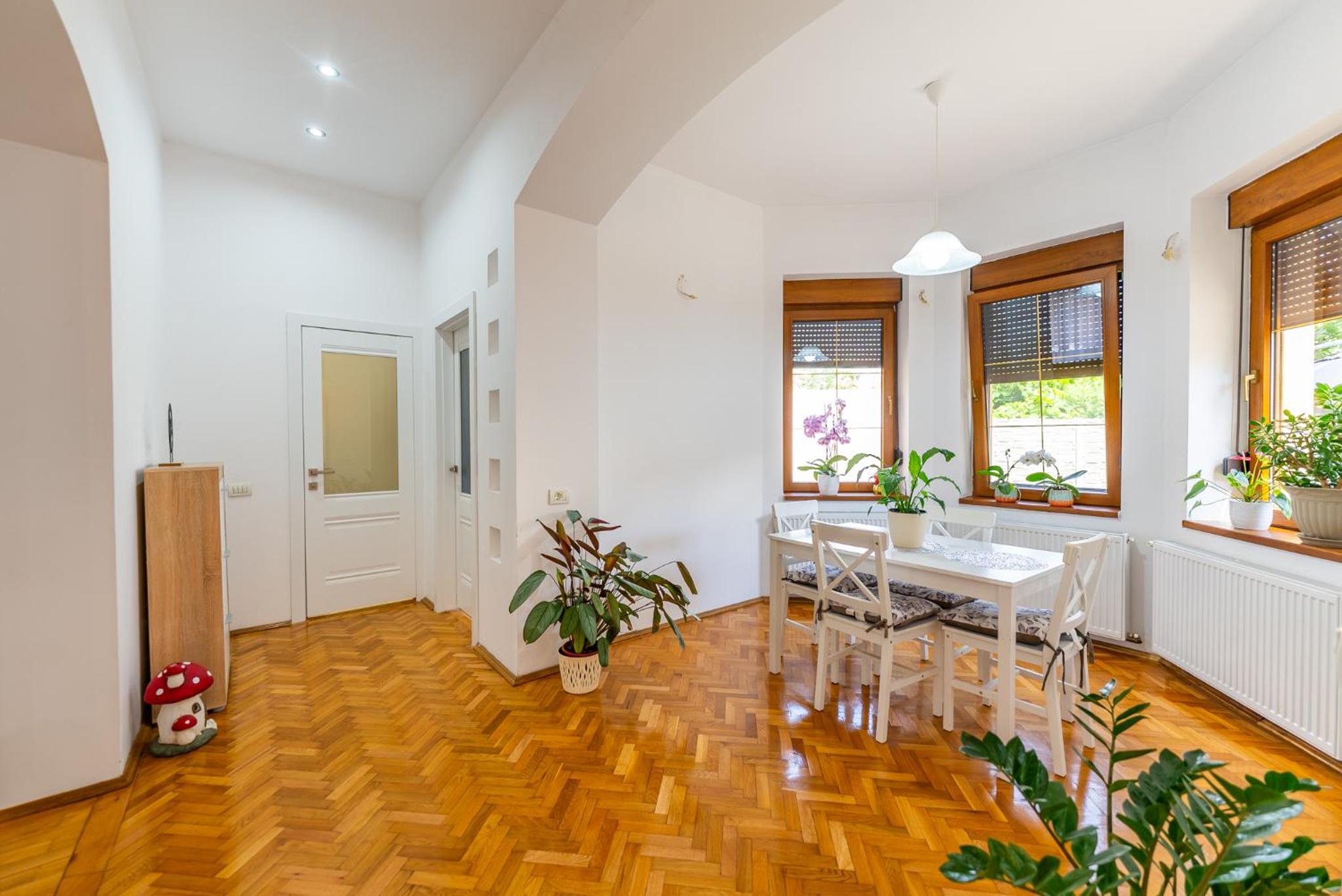Central Family House With Self Check-in