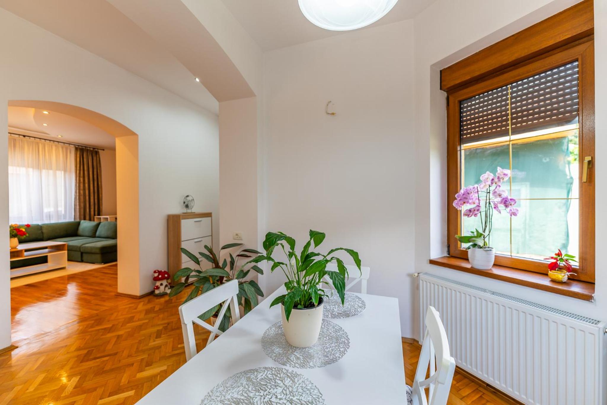 Central Family House With Self Check-in