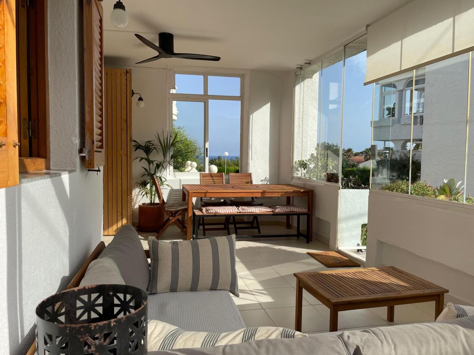 Apartamento Calablanca con amplia terraza y vistas al mar y a la montaña view 5