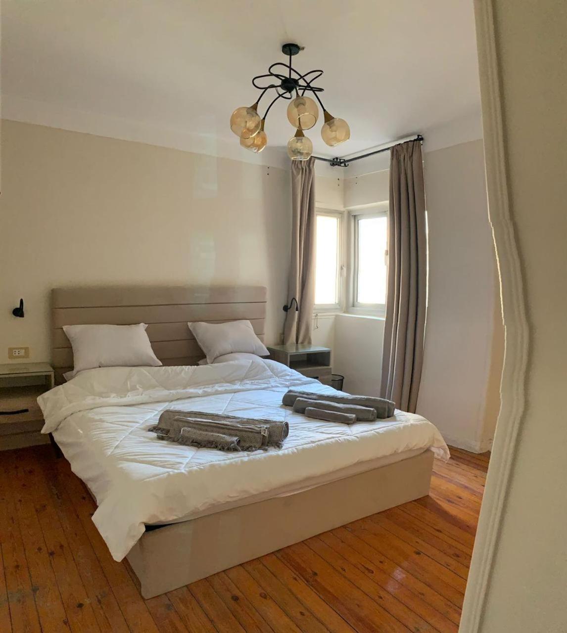 10 Min to Cairo Airport - Modern 2 BD Apartment - 3 Beds